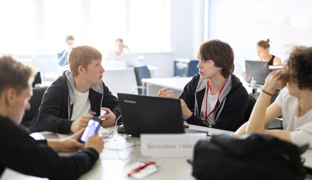 "НК" - партнёр соревнования "Хакатон"