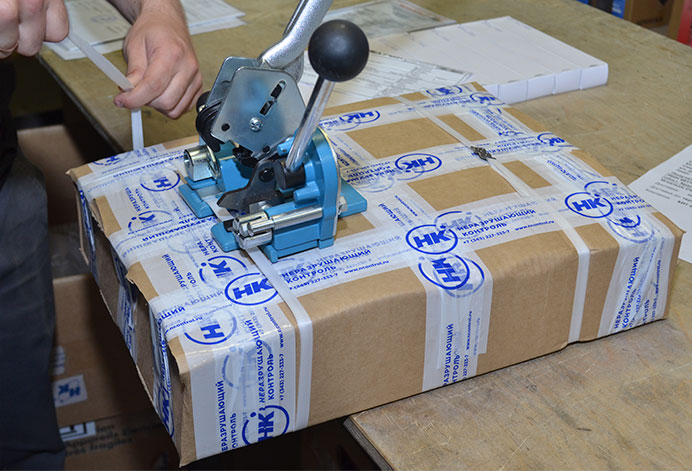 При отправке оборудования клиенту, мы проверяем, всё ли на месте