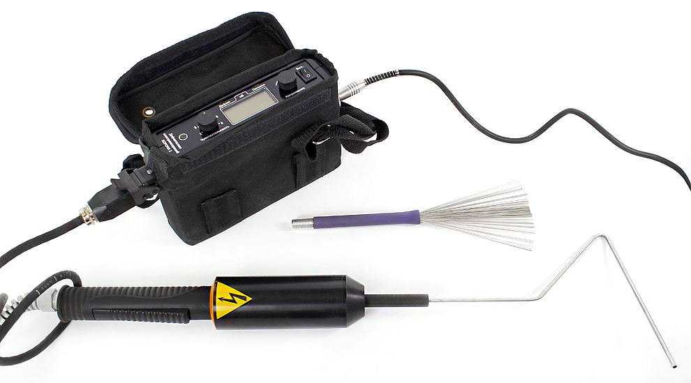 Щёточный веерный и Т-образный электроды входят в базовую комплектацию электроискрового дефектоскопа «Корона 2.2»