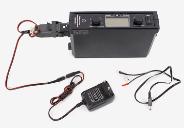 Заряд аккумулятора внутри электронного блока электроискрового дефектоскопа «Корона 2.2»